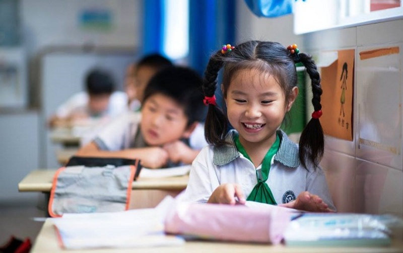 شاهدوا كيف يختلف الزي المدرسي للفتيات حول العالم.. صور ممتعة للغاية